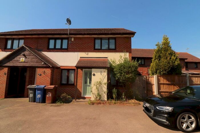 2 Bedroom House To Rent In Brevet Close, Purfleet, RM19