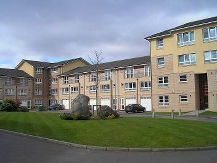 3 Bedroom Town House To Rent In Whitehill Court, Glasgow, G31