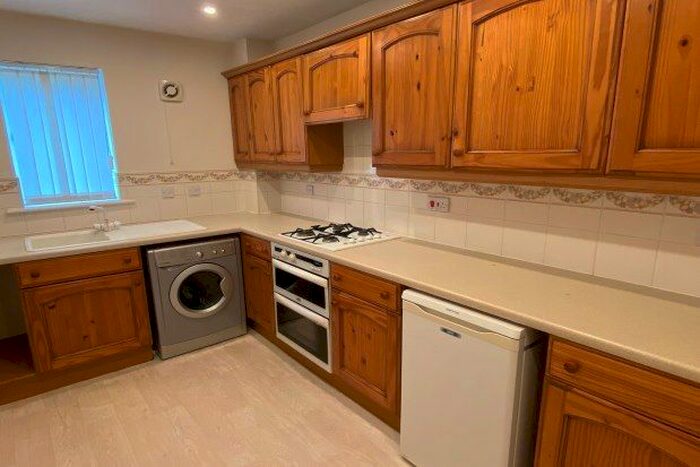 2 Bedroom Flat To Rent In Fewston Way, Doncaster, DN4