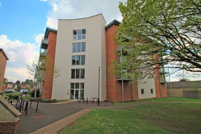2 Bedroom Flat To Rent In Mayfair Court, Observer Drive Watford, WD18