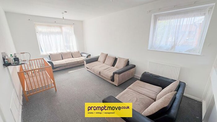 2 Bedroom Property To Rent In Ross Close, Luton, LU1