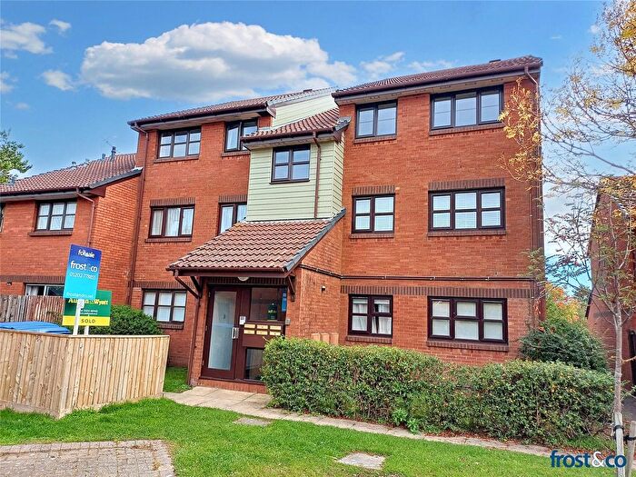 2 Bedroom Flat For Sale In Waldren Close, Baiter Park, Poole, Dorset, BH15