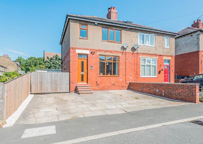 2 Bedroom Semi Detached House For Sale In Moorside Avenue, Birkenshaw, Bradford, West Yorkshire, BD11
