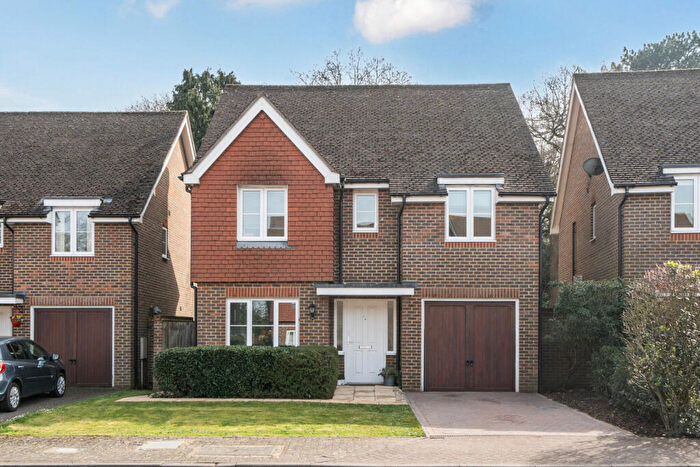 4 Bedroom Detached House For Sale In Cheyne Park Drive, West Wickham, BR4