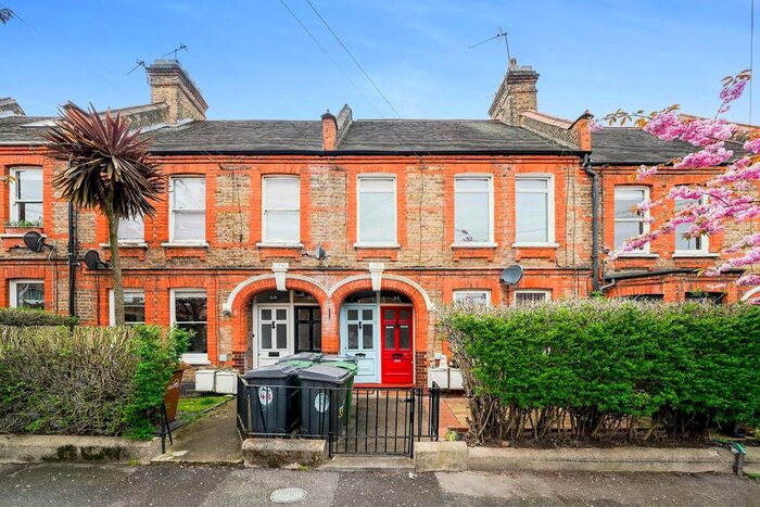 2 Bedroom Flat To Rent In Diana Road, London, E17