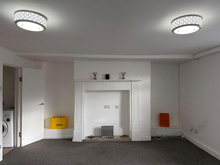 1 Bedroom Flat To Rent In Austhorpe Road, Cross Gates, LS15