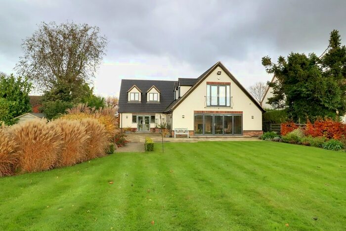 4 Bedroom Detached House For Sale In Akeferry Road, Graizelound, Haxey, DN9
