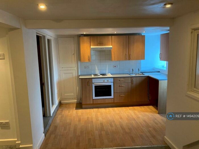 1 Bedroom Flat To Rent In New Road, Saltash, PL12