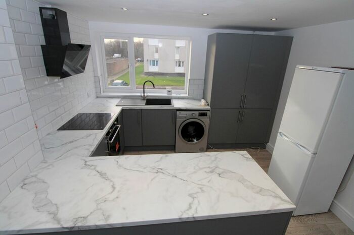 2 Bedroom Flat To Rent In Mallowburn Crescent, Kenton, Newcastle Upon Tyne, NE3