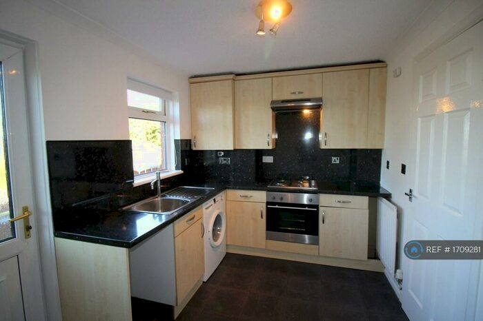 2 Bedroom Terraced House To Rent In Ailsa Court, Hamilton, ML3