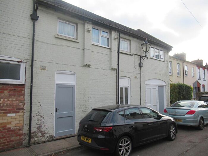 2 Bedroom Maisonette To Rent In Windsor Street, Salisbury, Wiltshire, SP2