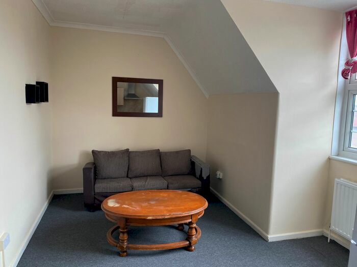 1 Bedroom Flat To Rent In Bennetts Castle Lane, Dagenham, RM8