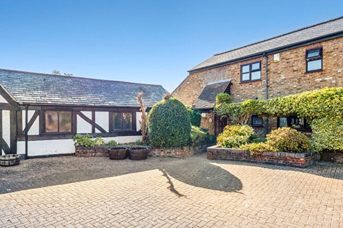 4 Bedroom Terraced House For Sale In Tithe Barn Court, Dairy Way, Abbots Langley, Hertfordshire, WD5