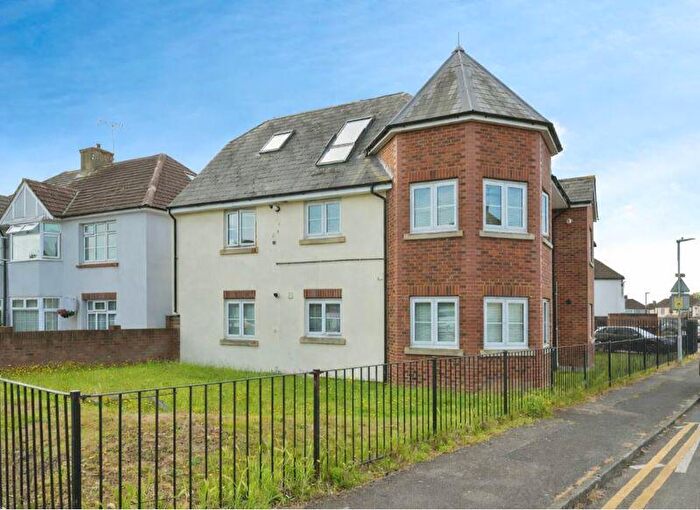 1 Bedroom Flat For Sale In Cranborne Road, Hoddesdon, EN11