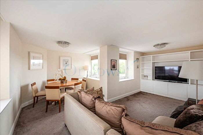 3 Bedroom Flat To Rent In Kings Road, London, SW3