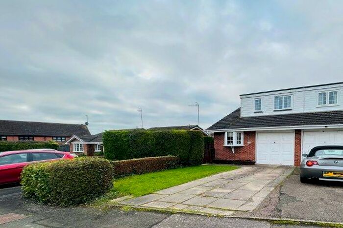 3 Bedroom Property To Rent In Lydney Close, Redditch, B98