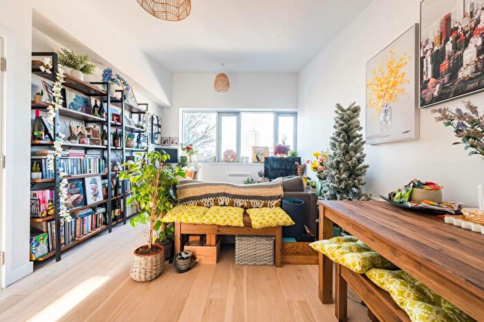 1 Bedroom Flat For Sale In London Road, , Plaistow, London, E13