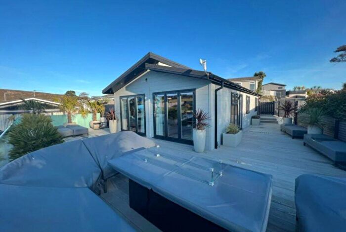 3 Bedroom Park Home For Sale In The Warren Resort And Spa, LL53
