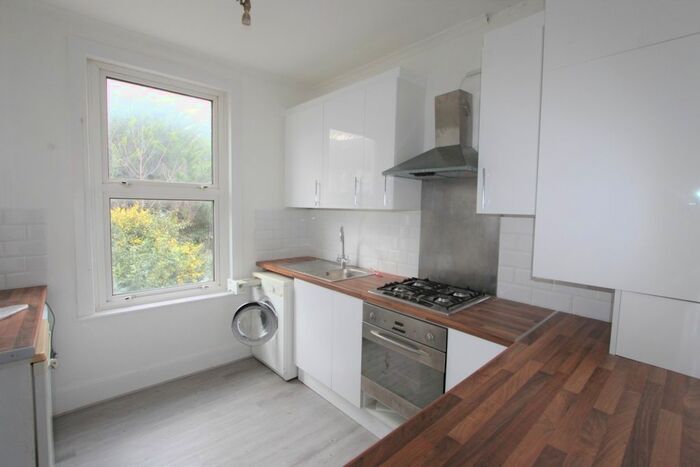 2 Bedroom Flat To Rent In Lower Addiscombe Road, Addiscombe, CR0