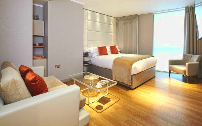 Apartment To Rent In Cheval Three Quays, EC3R