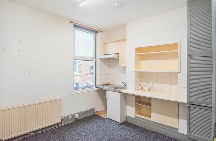 Studio To Rent In Mare Street, London E8