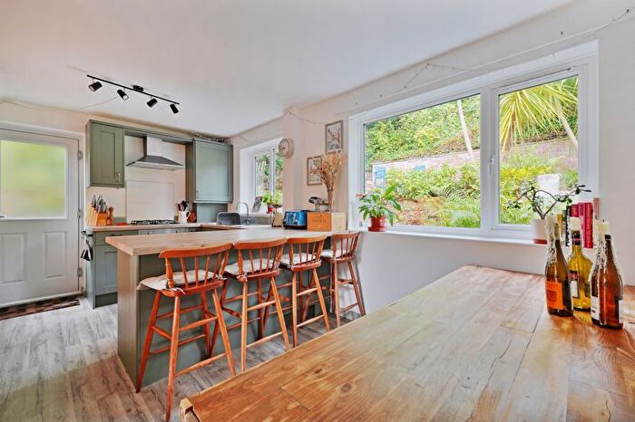 3 Bedroom Semi-Detached House For Sale In Upperthorpe, Sheffield, S6