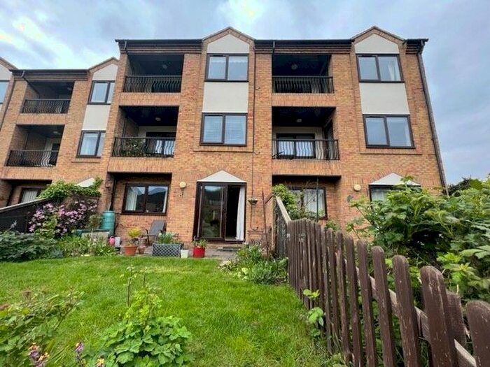 2 Bedroom Flat To Rent In Belton Street, Stamford, PE9