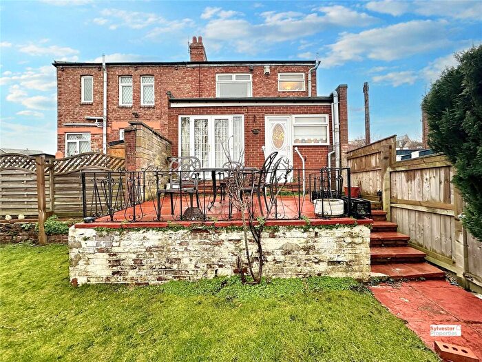 3 Bedroom Semi-Detached House For Sale In Hillside Place, Low Fell, Gateshead, NE9