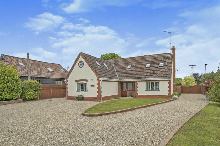 3 Bedroom Bungalow For Sale In Shortthorn Road, Stratton Strawless, Norwich, NR10