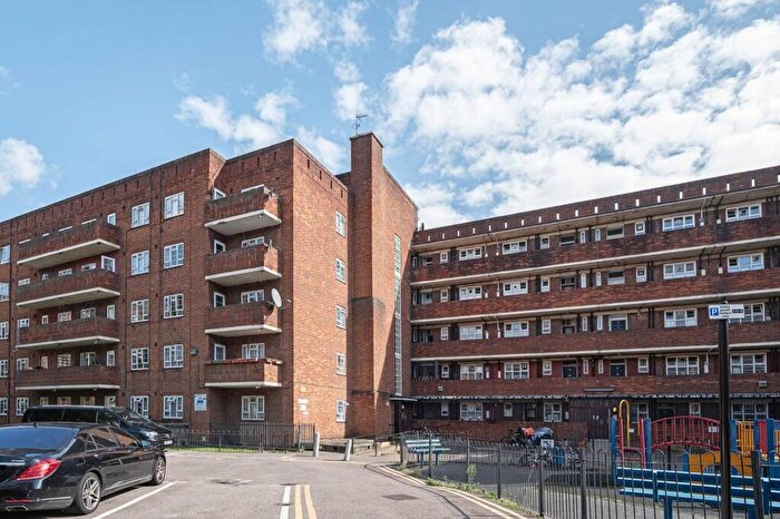 Studio For Sale In Vallance Road, Shoreditch, London, E1