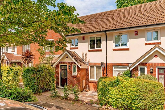 2 Bedroom Terraced House For Sale In Peppermead Square, Ladywell, SE13