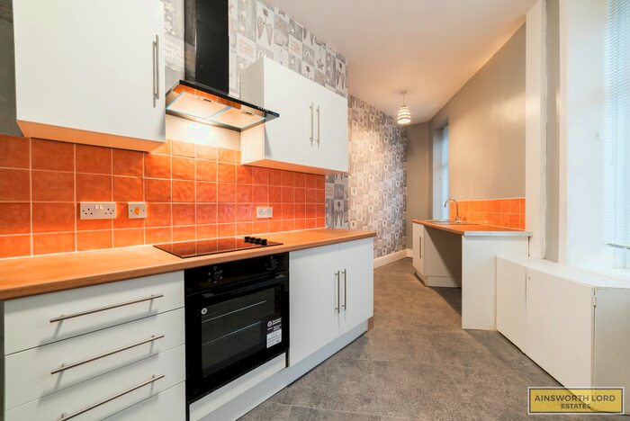 3 Bedroom End Of Terrace House To Rent In Dove Lane, Darwen, BB3