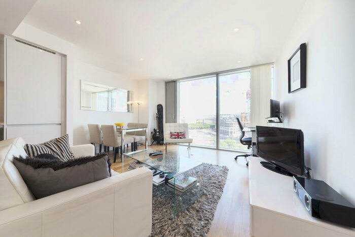 1 Bedroom Apartment To Rent In Landmark West Tower, Marsh Wall, Canary Wharf, London, E14