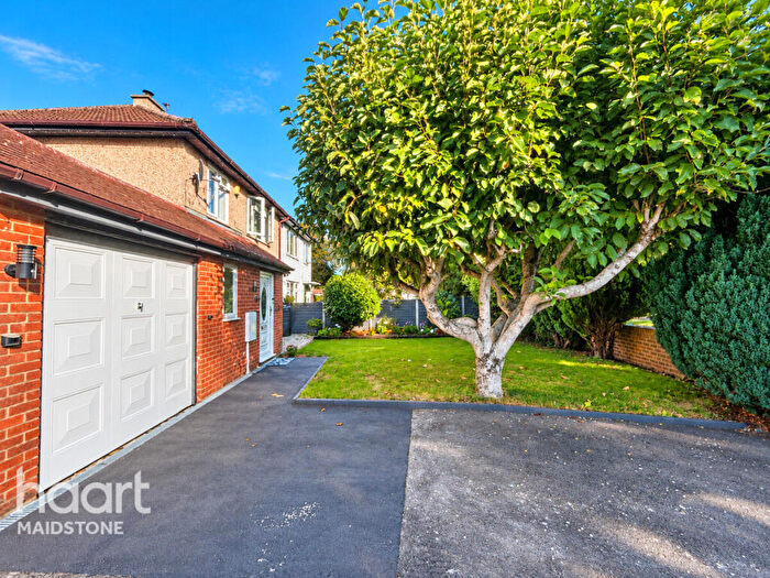 3 Bedroom Semi Detached House For Sale In Nottingham Avenue, Maidstone, ME15