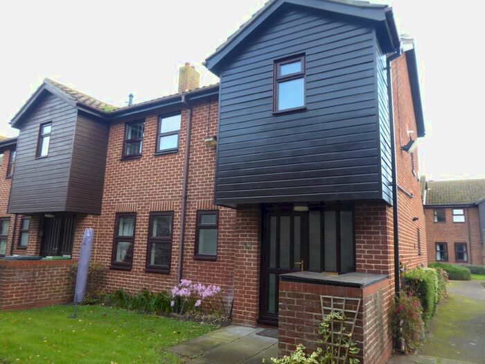 2 Bedroom Flat To Rent In Fishers Court, Fishers Opening, Great Yarmouth, NR30