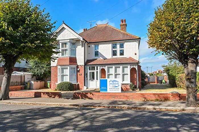 2 Bedroom Apartment To Rent In Nyewood Lane, Bognor Regis, PO21