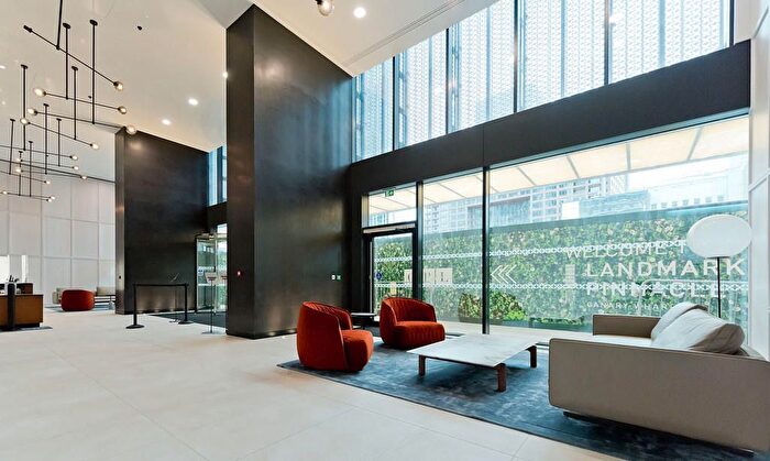 1 Bedroom Flat For Sale In Landmark Pinnacle, Marsh Wall, Canary Wharf, London, E14