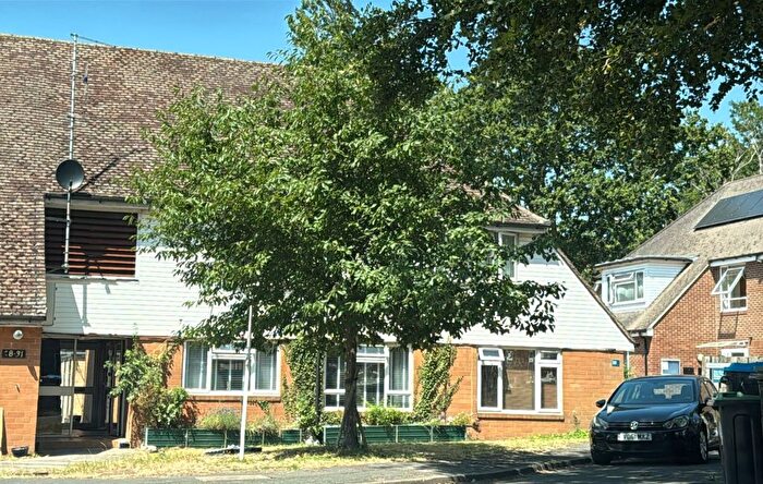 2 Bedroom Flat For Sale In Levett Road, Leatherhead, Surrey, KT22