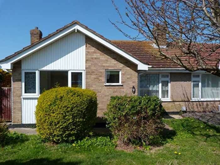 2 Bedroom Bungalow For Sale In Grenville Way, Broadstairs, CT10