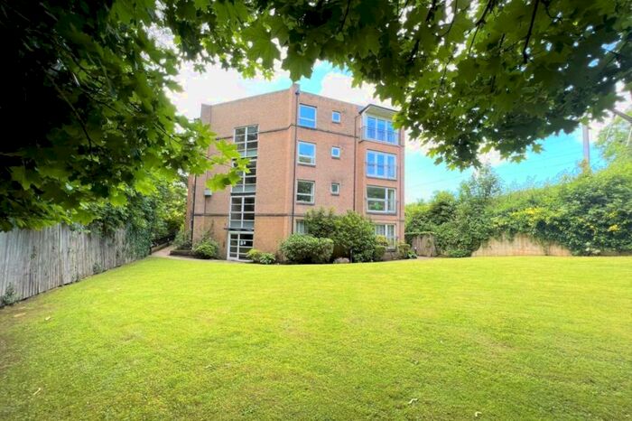 2 Bedroom Flat To Rent In Bed With Parking @ Dyce Lane, G11