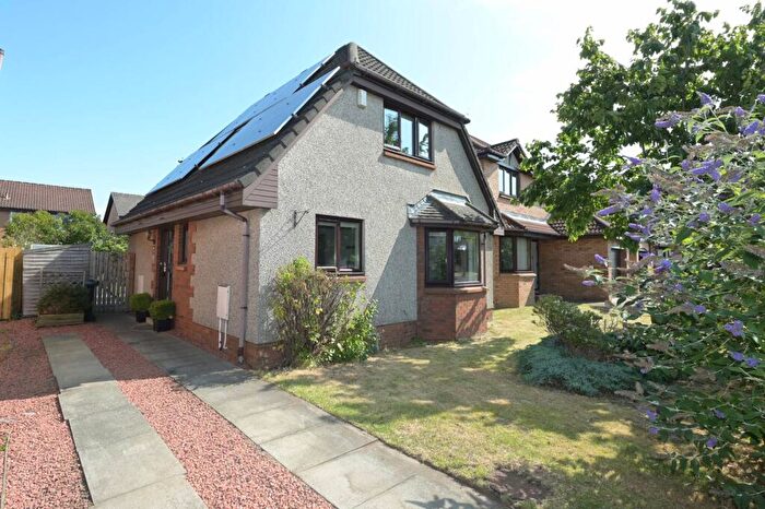 3 Bedroom Detached House For Sale In Kirklands Park Crescent, Kirkliston, Edinburgh, EH29