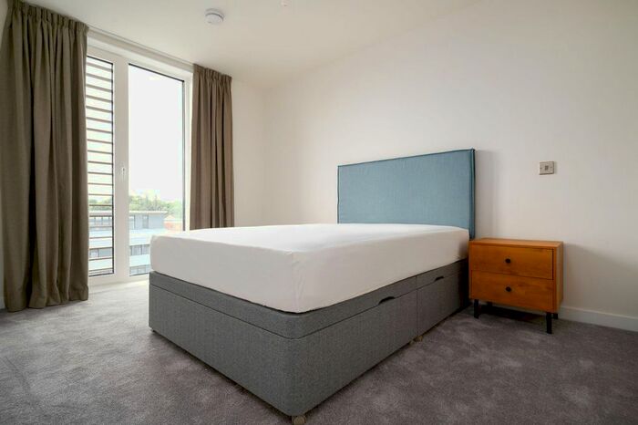 1 Bedroom Flat To Rent In Gillingham Gate Road, Chatham, ME4