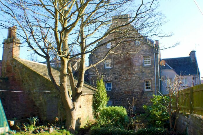 1 Bedroom Flat To Rent In High Street, Inverkeithing, Fife, KY11