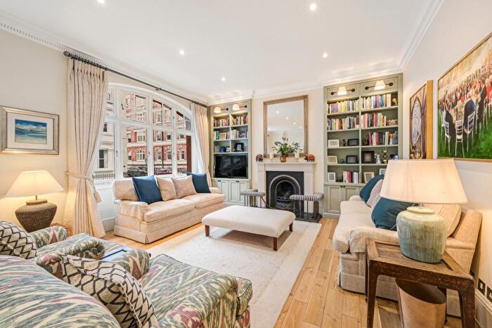 3 Bedroom Flat To Rent In Drayton Gardens Rbkc, SW10