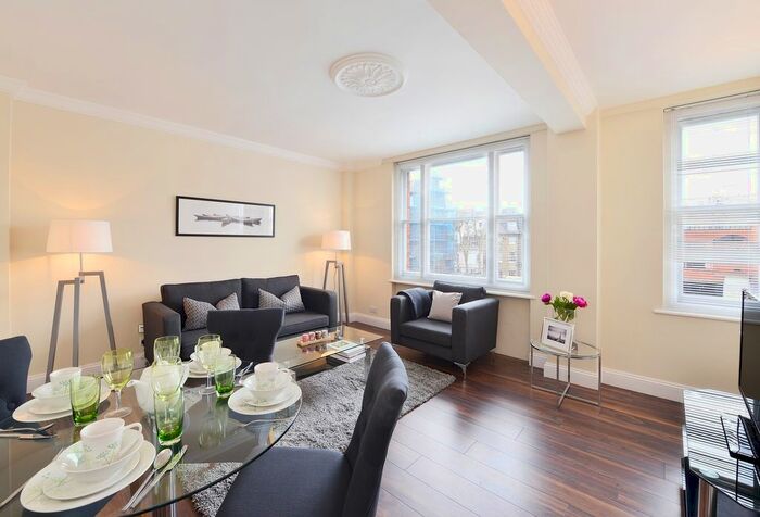 2 Bedroom Town House To Rent In Hill Street, London, W1J