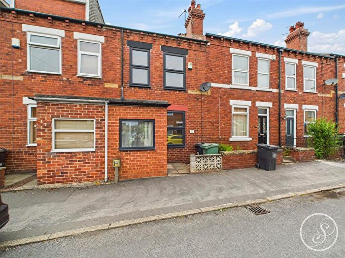 3 Bedroom Terraced House To Rent In Strawberry Avenue, Garforth, LS25