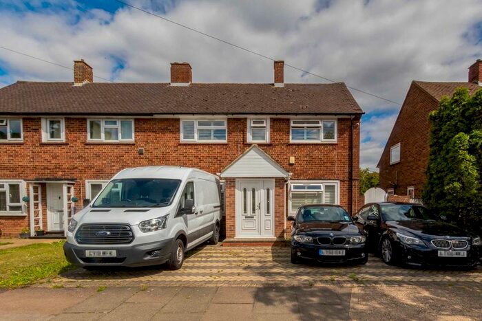 4 Bedroom Property To Rent In Clare Road, Stanwell, Staines, TW19