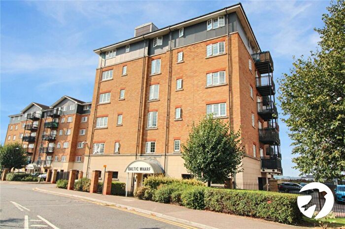 2 Bedroom Flat To Rent In Clifton Marine Parade, Gravesend, Kent, DA11