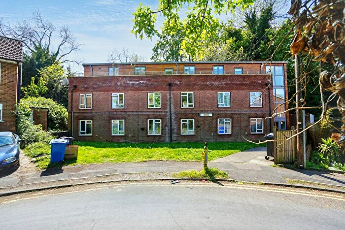 1 Bedroom Flat For Sale In Courtlands, Maidenhead, SL6