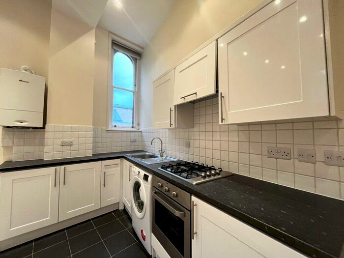2 Bedroom Flat To Rent In St Marthas Court, Wood Street, EN5